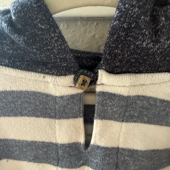 Cozy Green Pullover Sweater - Picture 5 of 8